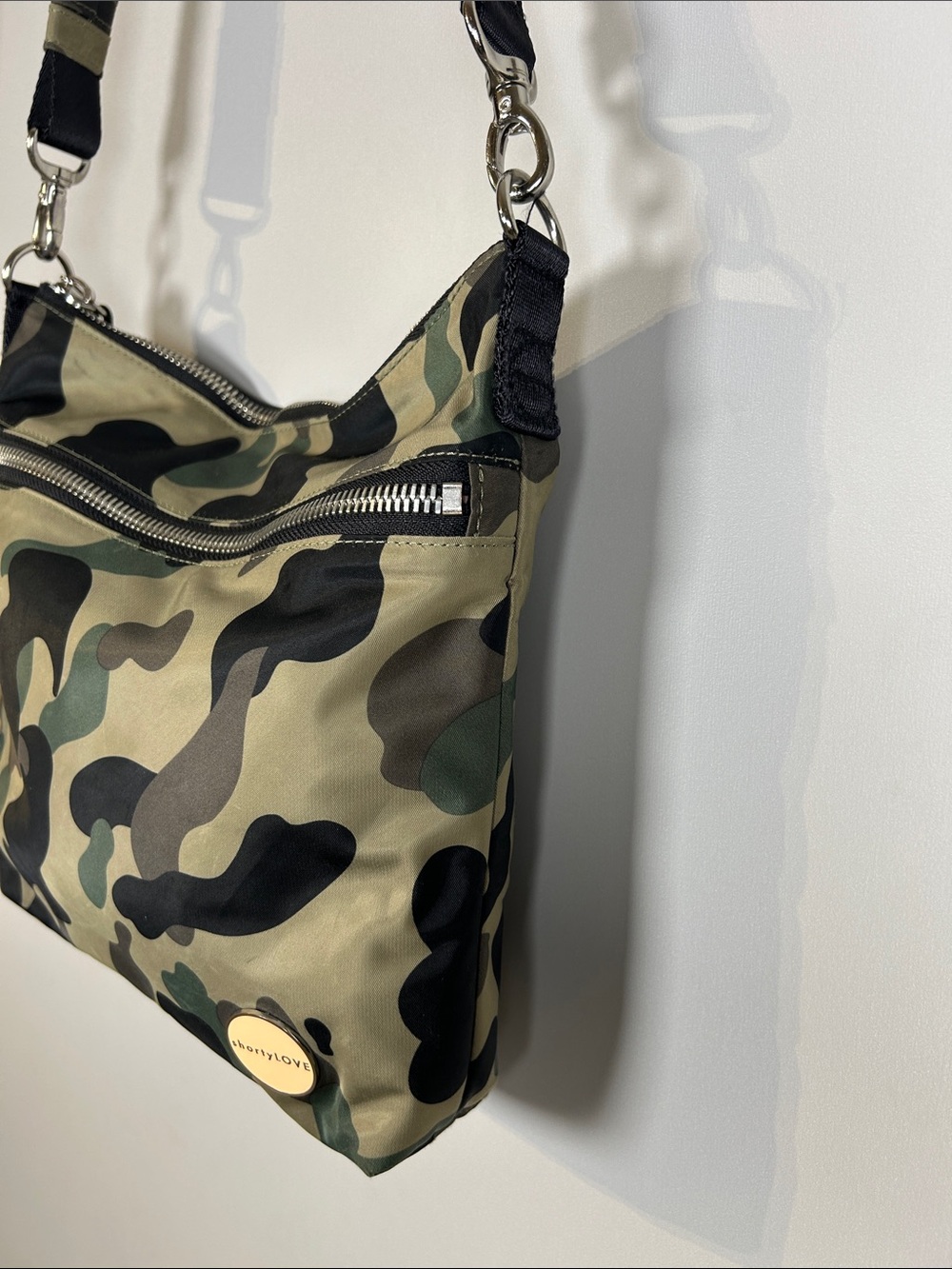 shortyLOVE AMUSE Green Camo Crossbody Bag Medium Yellow Handle  LIKE NEW! - Picture 5 of 10